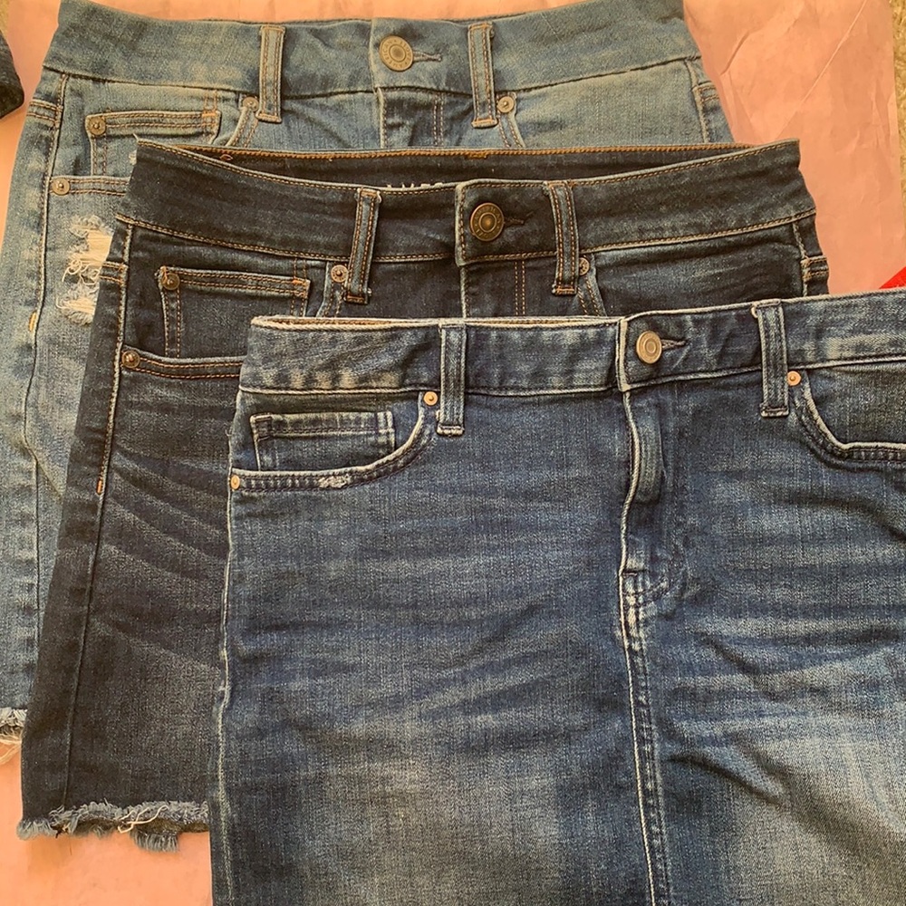 BUNDLE‼️‼️ 2 American Eagle Skirts and 1 Tommy Hilfiger Skirt all Size 6